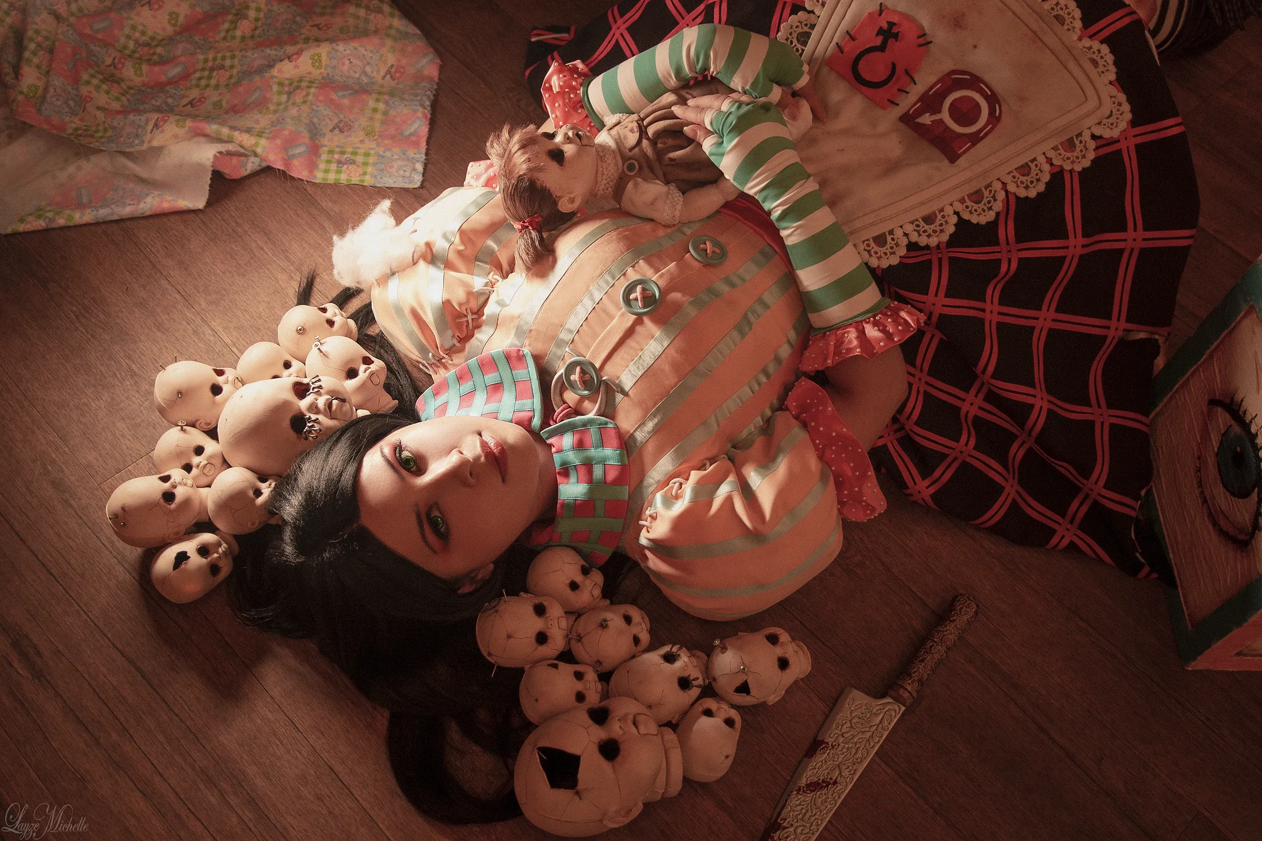 Cosplay Alice Liddell (Vestido Mal Costurado) — Alice Madness Returns