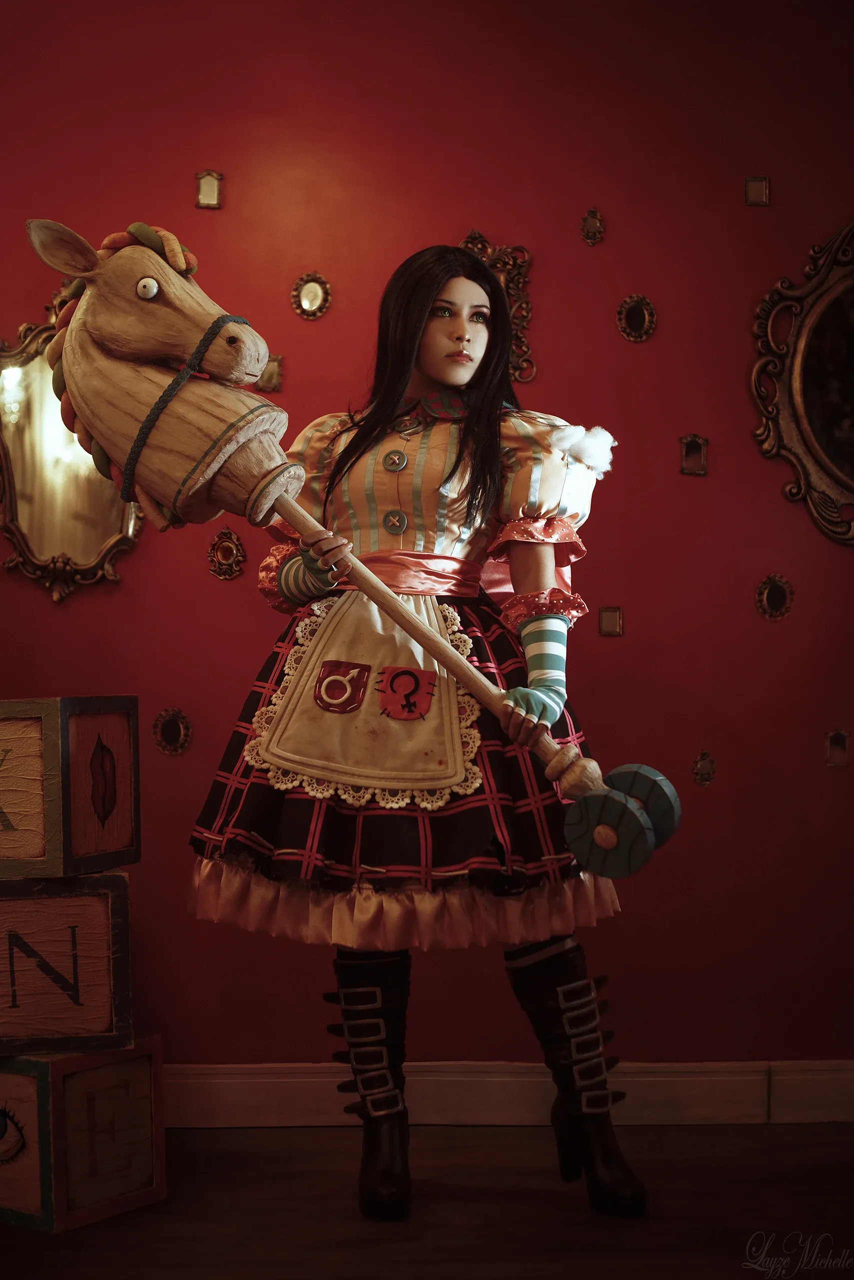 Cosplay Alice Liddell (Vestido Mal Costurado) — Alice Madness Returns