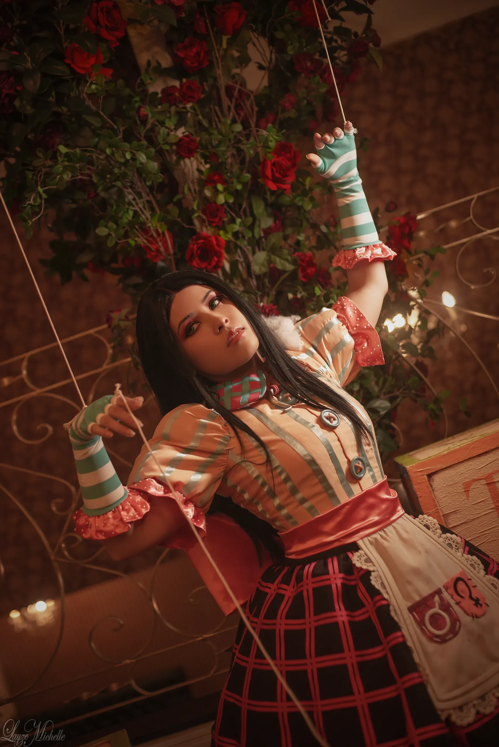 Cosplay Alice Liddell (Vestido Mal Costurado) — Alice Madness Returns