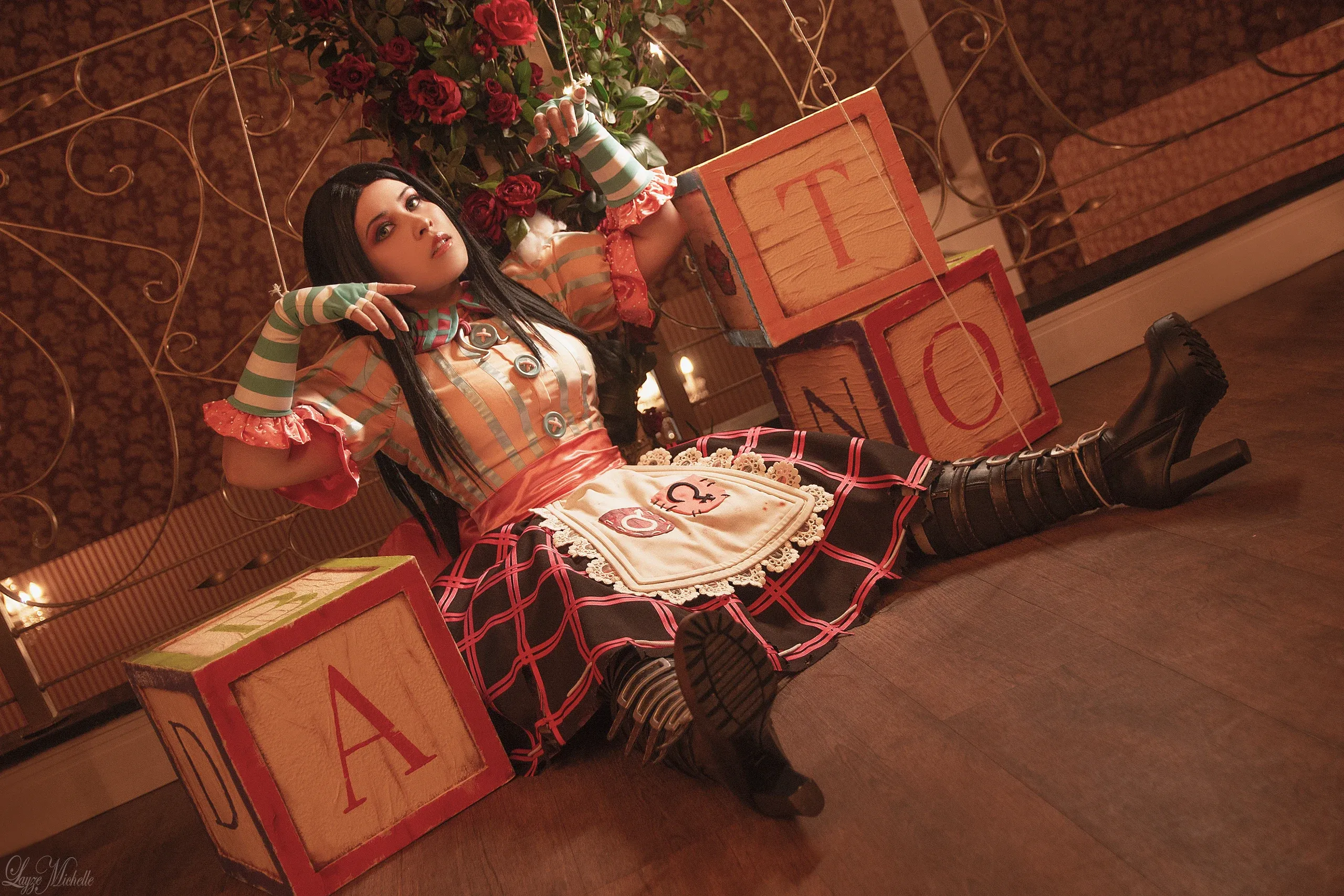 Cosplay Alice Liddell (Vestido Mal Costurado) — Alice Madness Returns
