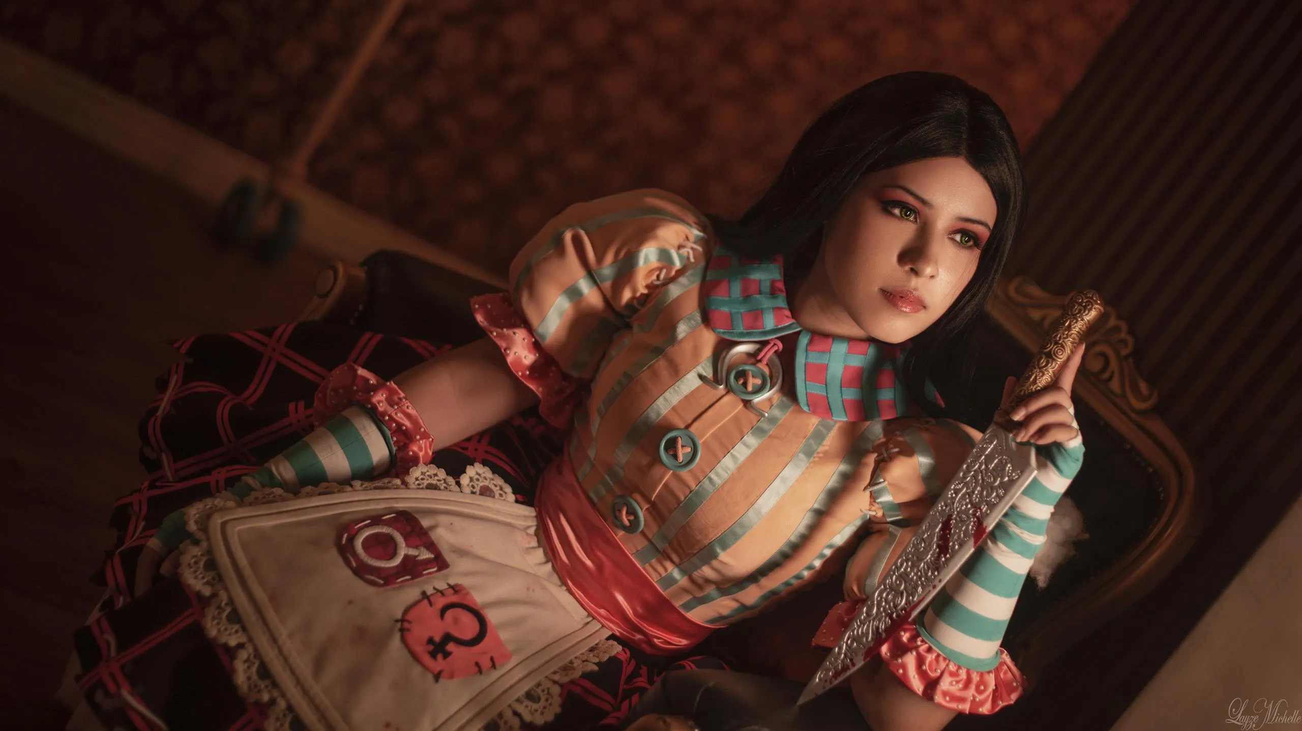 Cosplay Alice Liddell (Vestido Mal Costurado) — Alice Madness Returns