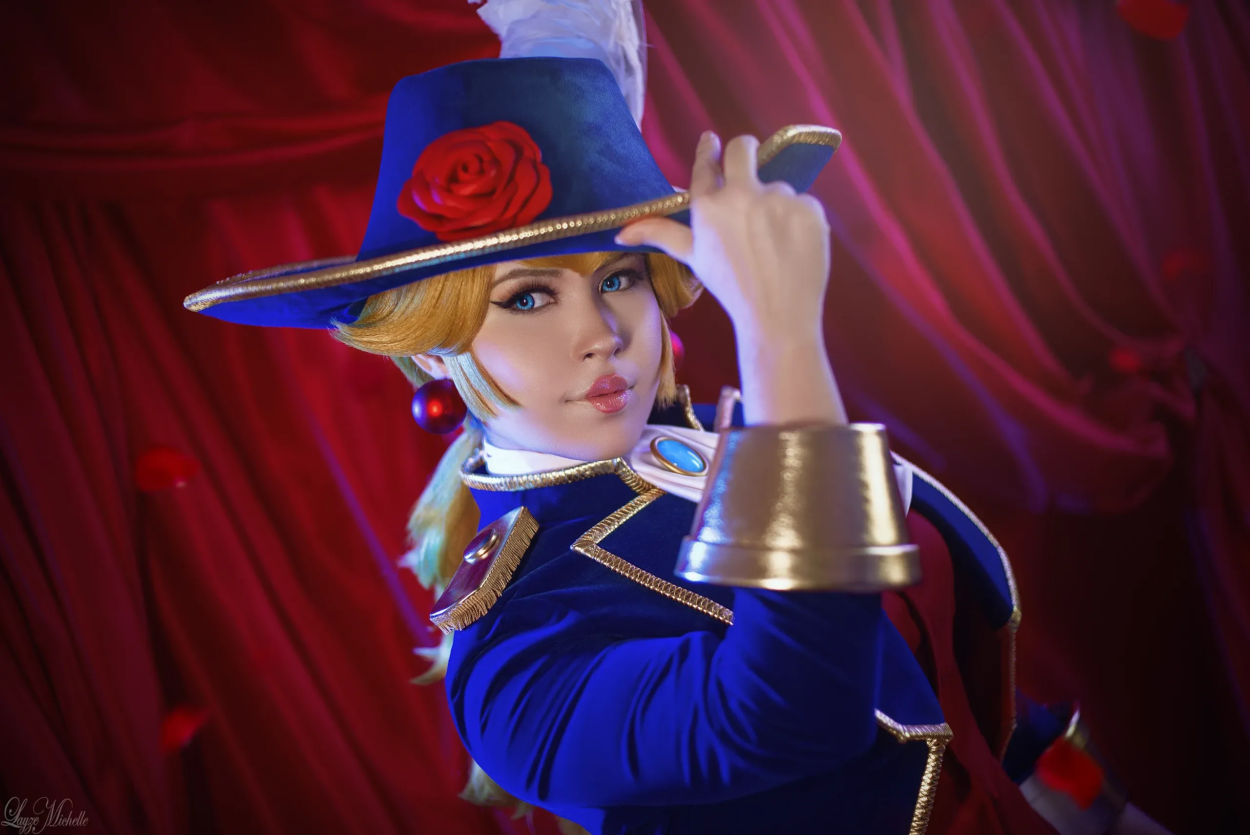 Cosplay Princesa Peach (Espadachim) — Princess Peach Showtime!