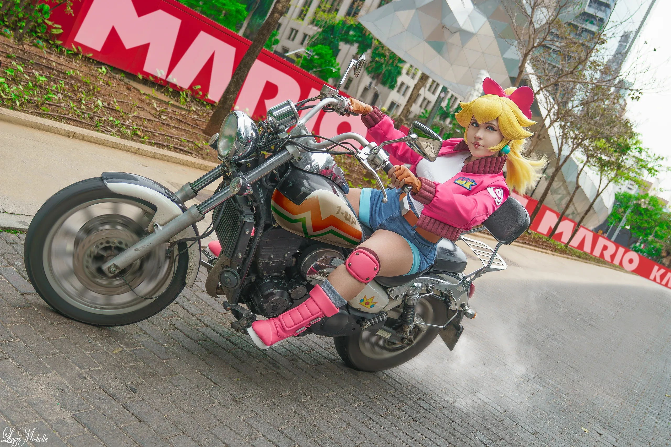 Cosplay Princesa Peach (Touring) — Mario Kart World