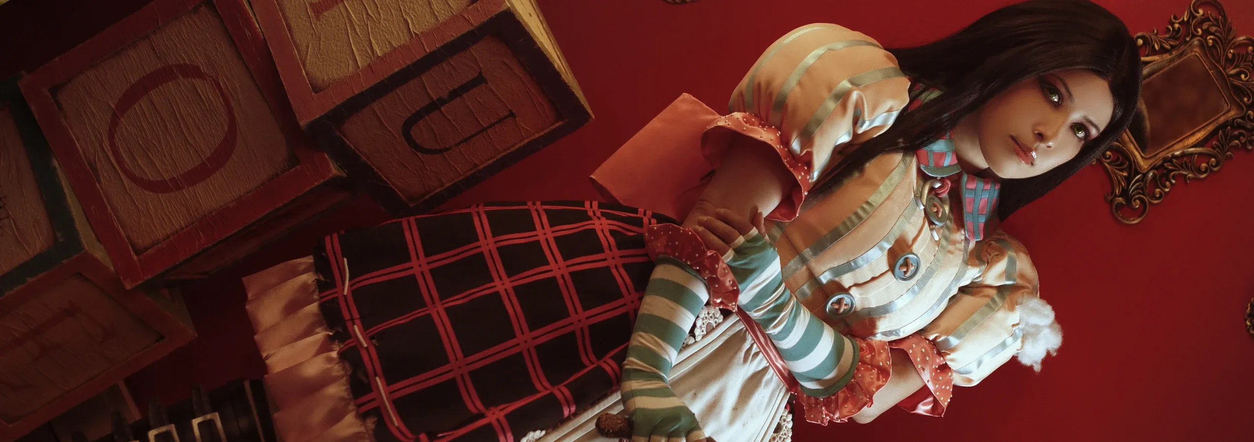 Layze Michelle — cosplay de Alice (Misstitched)